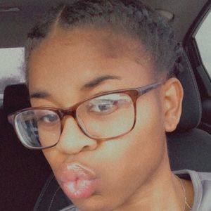 Meet your Posher, Anika